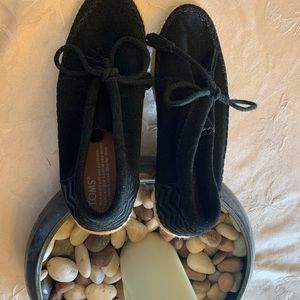 - Toms suede shoes